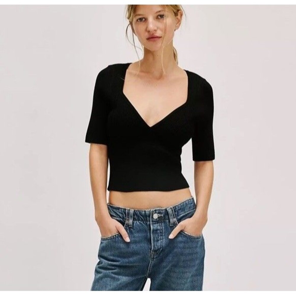 Free People Intimately Teagan Swit Top Women XS Short Sleeve Deep V Black NEW